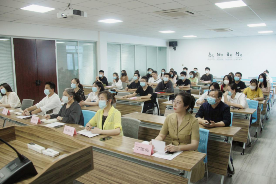 道德讲堂|“见贤思齐 吾辈自强 ”道德讲堂主题活动开讲啦！